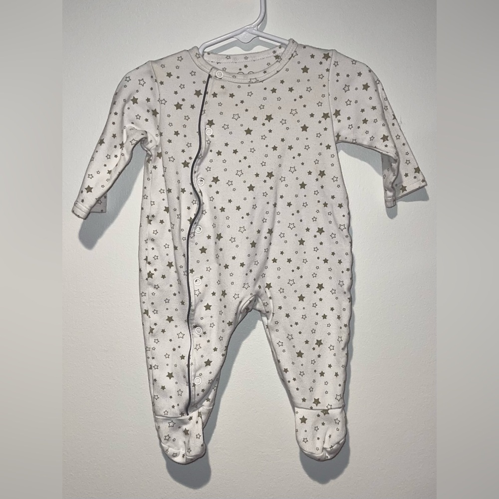 White Star Design Long Sleeve Baby Footie Pajamas Size 3-6 Months